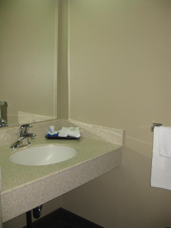 Deer Lake Motel Room photo